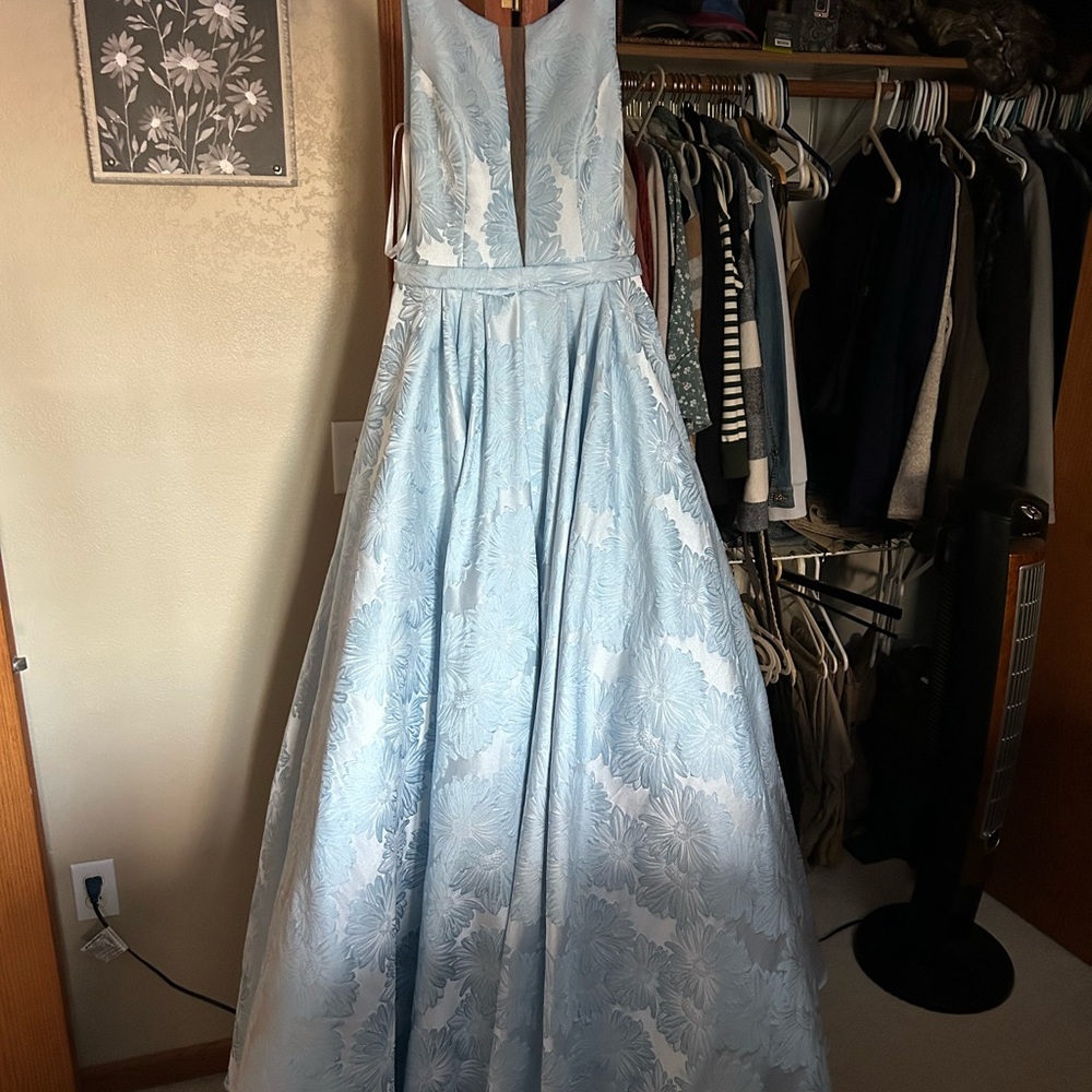 NEW Sherri Hill Prom/FormalPageant Sky Blue Floral ballroom Gown
